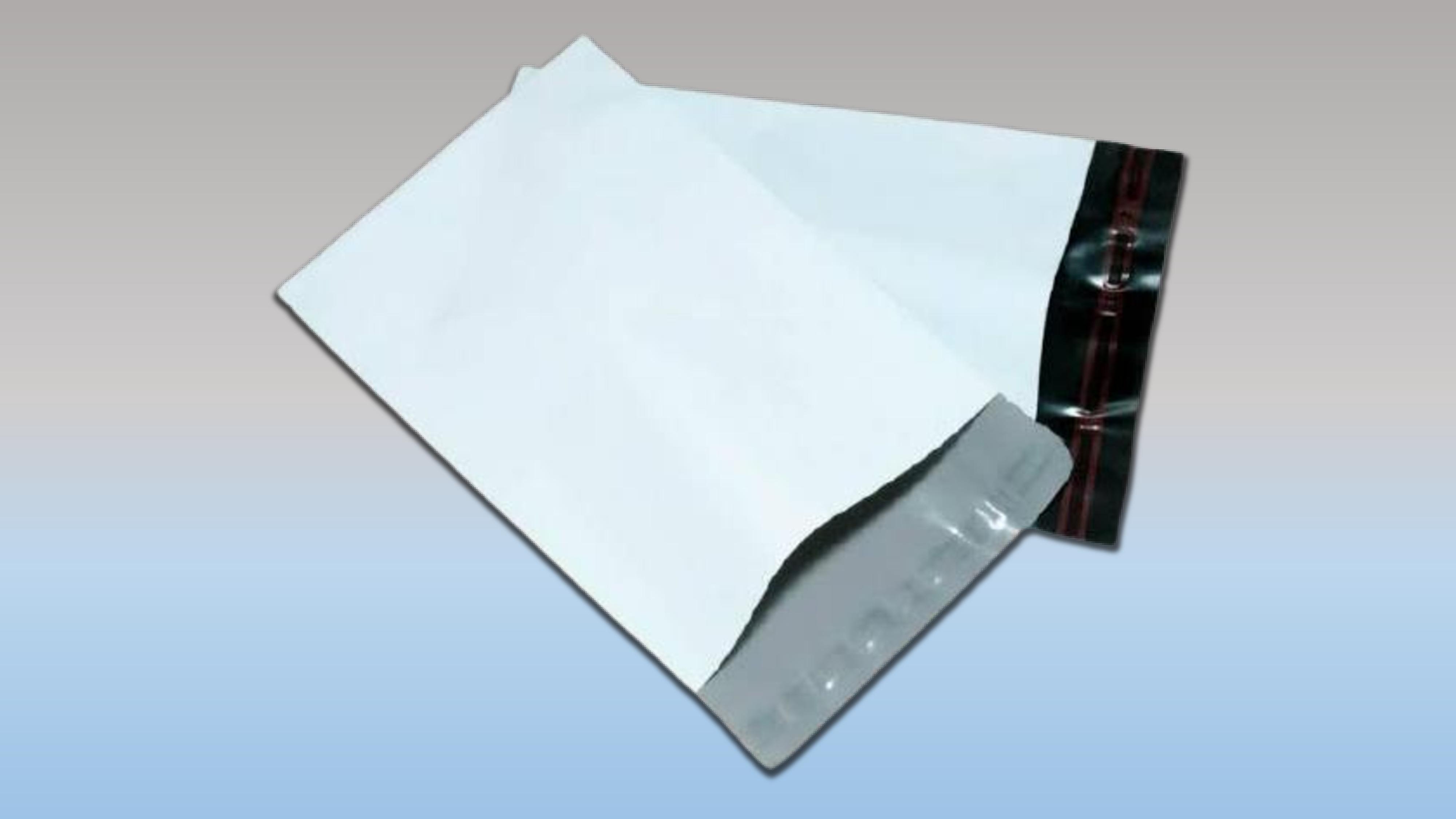 Plain and printed high quality flyer bags and poly mailers made with customizable features are available in all sizes.